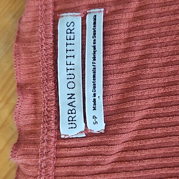 Urban outfitters rust tie front v neck ruffle crop top women's small - Picture 2 of 8